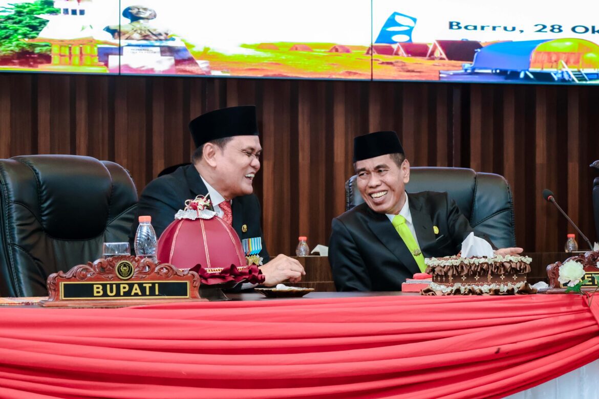 Bupati Barru Suardi Saaleh Hadiri Rap Pengucapan Sumpah Pimpinan DPRD