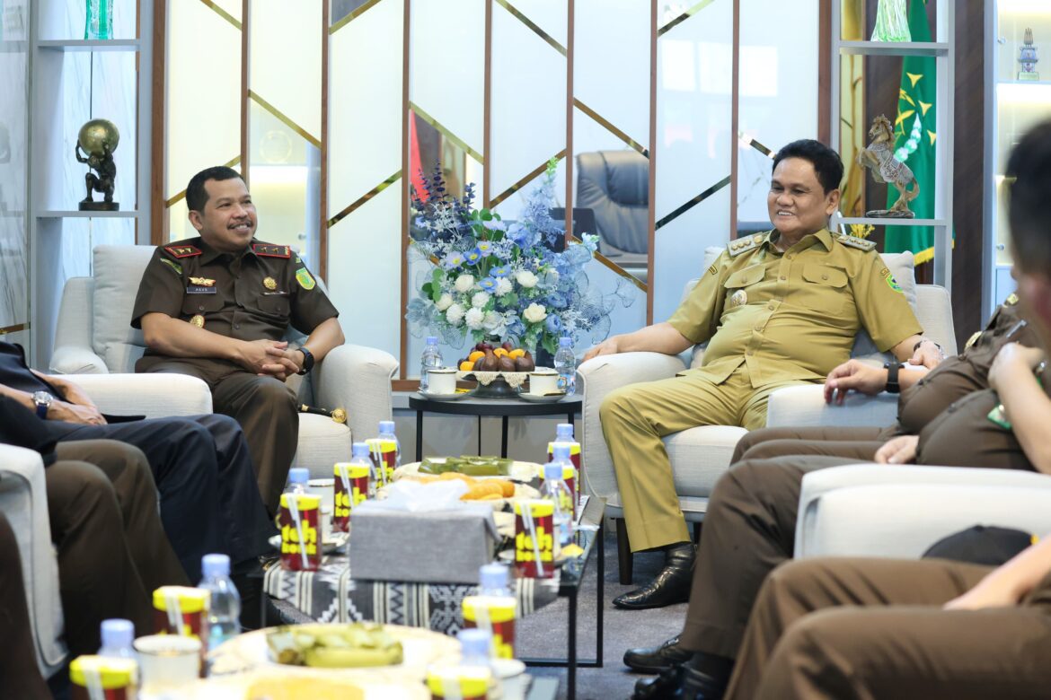 Kunjungan Kerja Kepala Kejaksaan Tinggi Sulawesi Selatan ke Kabupaten Barru di Sambut Bupati