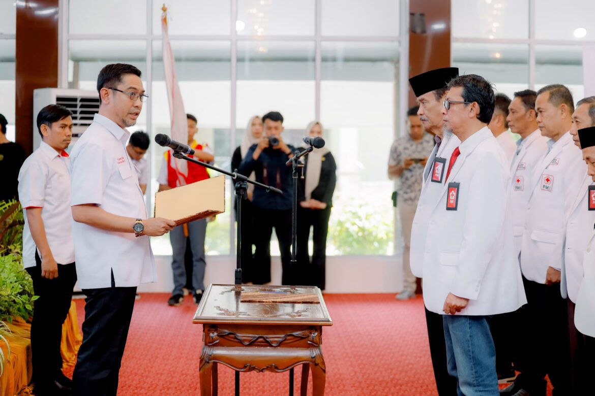 Yulianto Badwi Dilantik sebagai Ketua PMI Barru 2025–2030