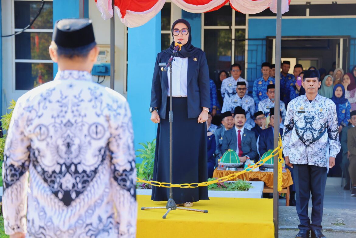 Semangat Hardiknas 2025: Bupati Barru Pimpin Upacara Penuh Apresiasi untuk Insan Pendidikan