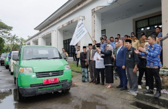 Baznas dan Pemkab Barru Distribusikan 5.400 Paket Sembako Idul Adha