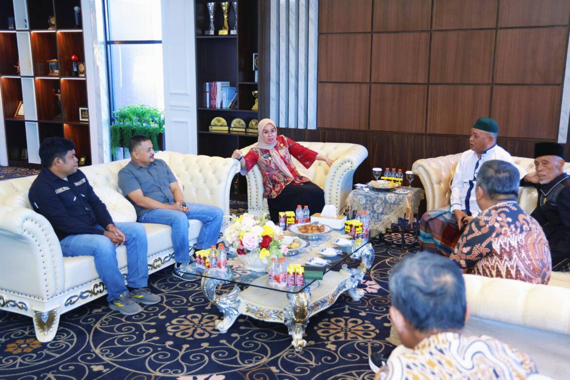 Bupati Barru Terharu Terima Sertifikat Sekolah Rakyat