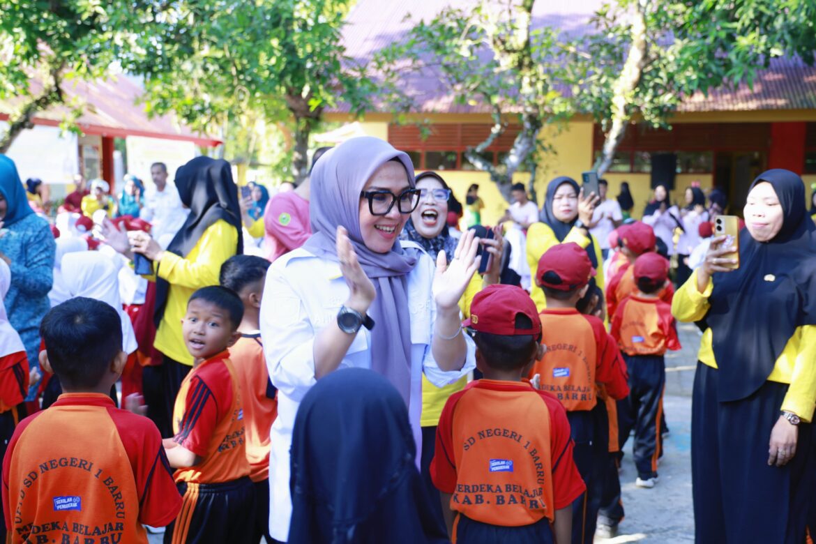 Pagi Ceria HAN 2025 di Barru: Bupati Ajak Anak-anak Ucap Terima Kasih pada Presiden