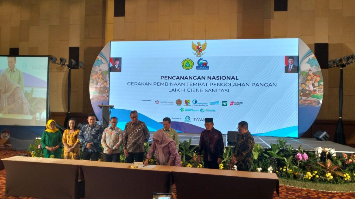 Bupati Barru Dikukuhkan Jadi Pengurus AKKOPSI, Wakili Sulsel di Forum Nasional Sanitasi