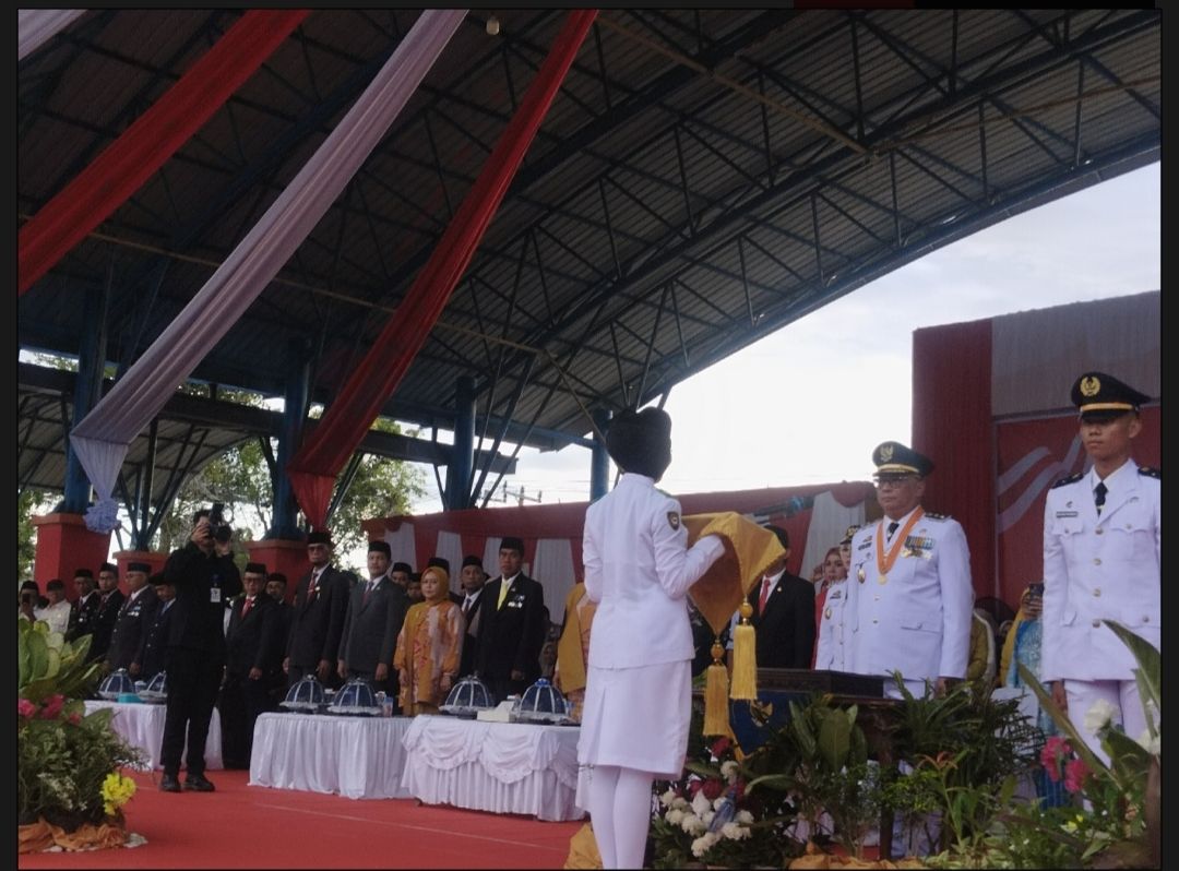 Wakil Bupati Barru Pimpin Upacara Penurunan Bendera HUT ke-80 RI