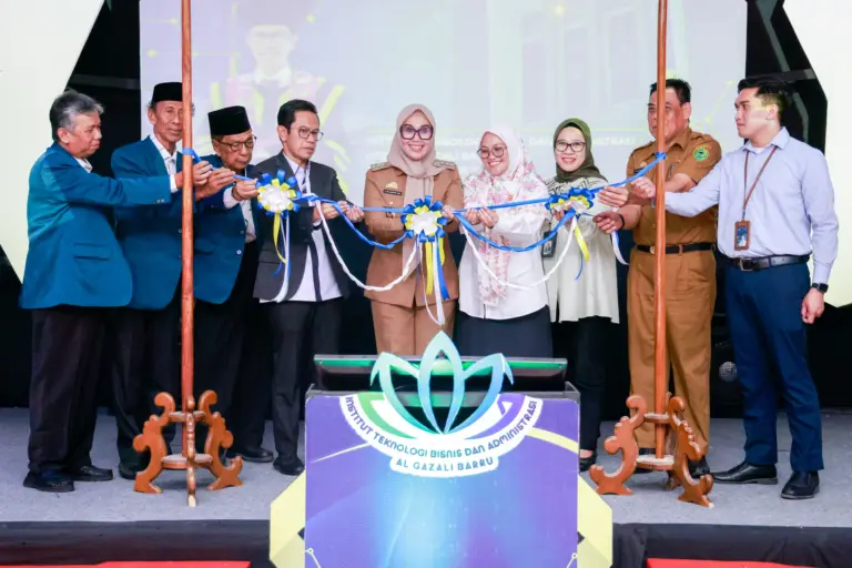 Bupati Barru: Perguruan Tinggi Bukan Hanya Tempat Belajar, Tapi Agen Perubahan Sosial