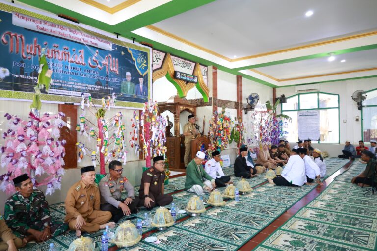 Wabup Barru Abustan Hadiri Maulid Akbar BAZNAS di Pujananting