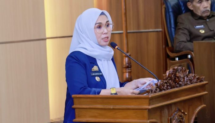 Bupati Andi Ina Sampaikan Ranperda Perubahan APBD 2025 di Paripurna DPRD