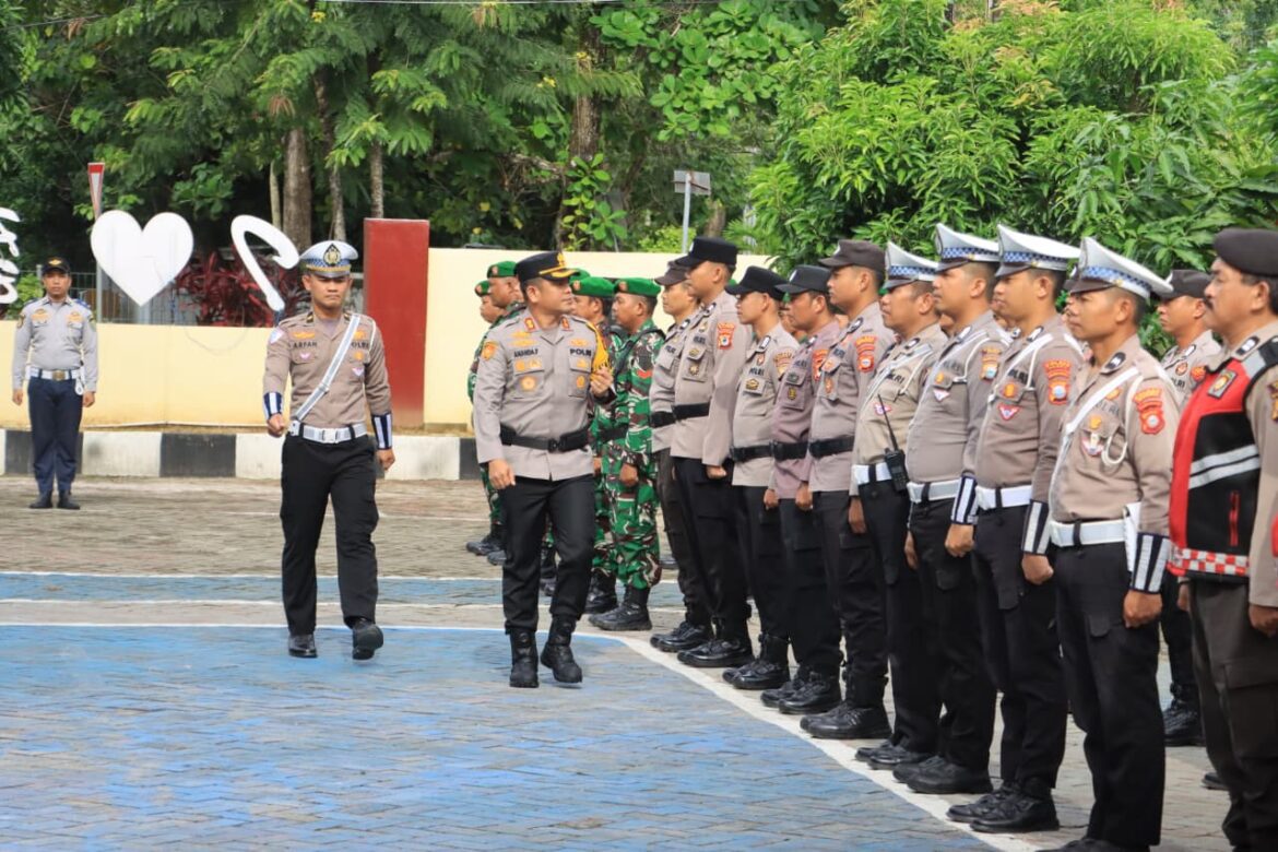 ​Kapolres Barru Pimpin Gelar Pasukan: Operasi Zebra Pallawa 2025 Fokus pada Knalpot Brong, ODOL, dan Pengendara di Bawah Umur
