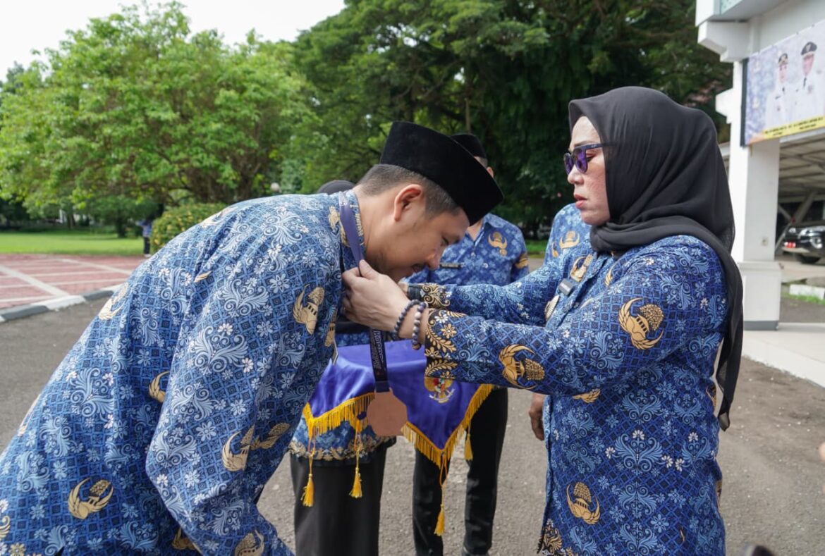 Bupati Barru Apresiasi Langsung Petugas dan Peserta Upacara HUT KORPRI ke-54