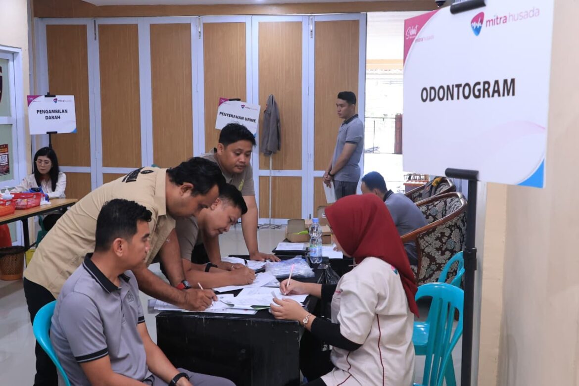 Tim Biddokes Polda Sulsel Gelar Pemeriksaan Kesehatan Berkala Personel Polres Barru Tahun 2026