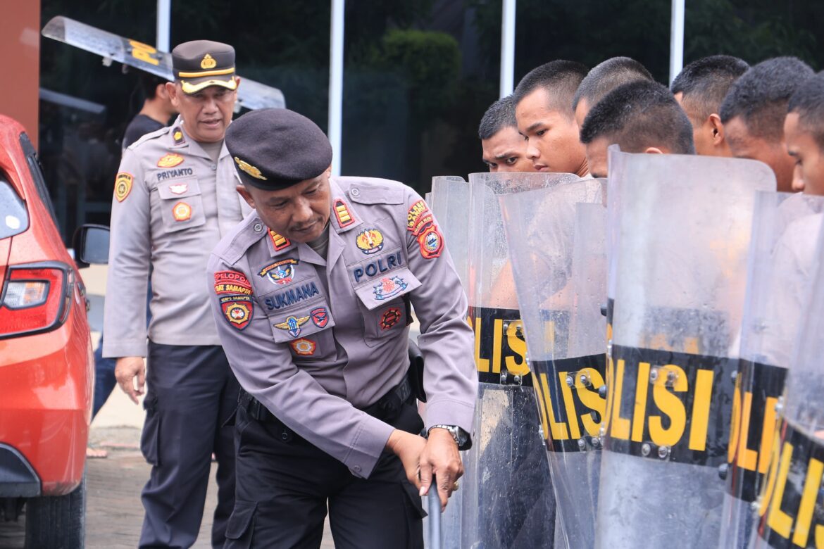 ​Kasat Samapta Polres Barru Pimpin Latihan Dasar PHH bagi Siswa Latja SPN Batua