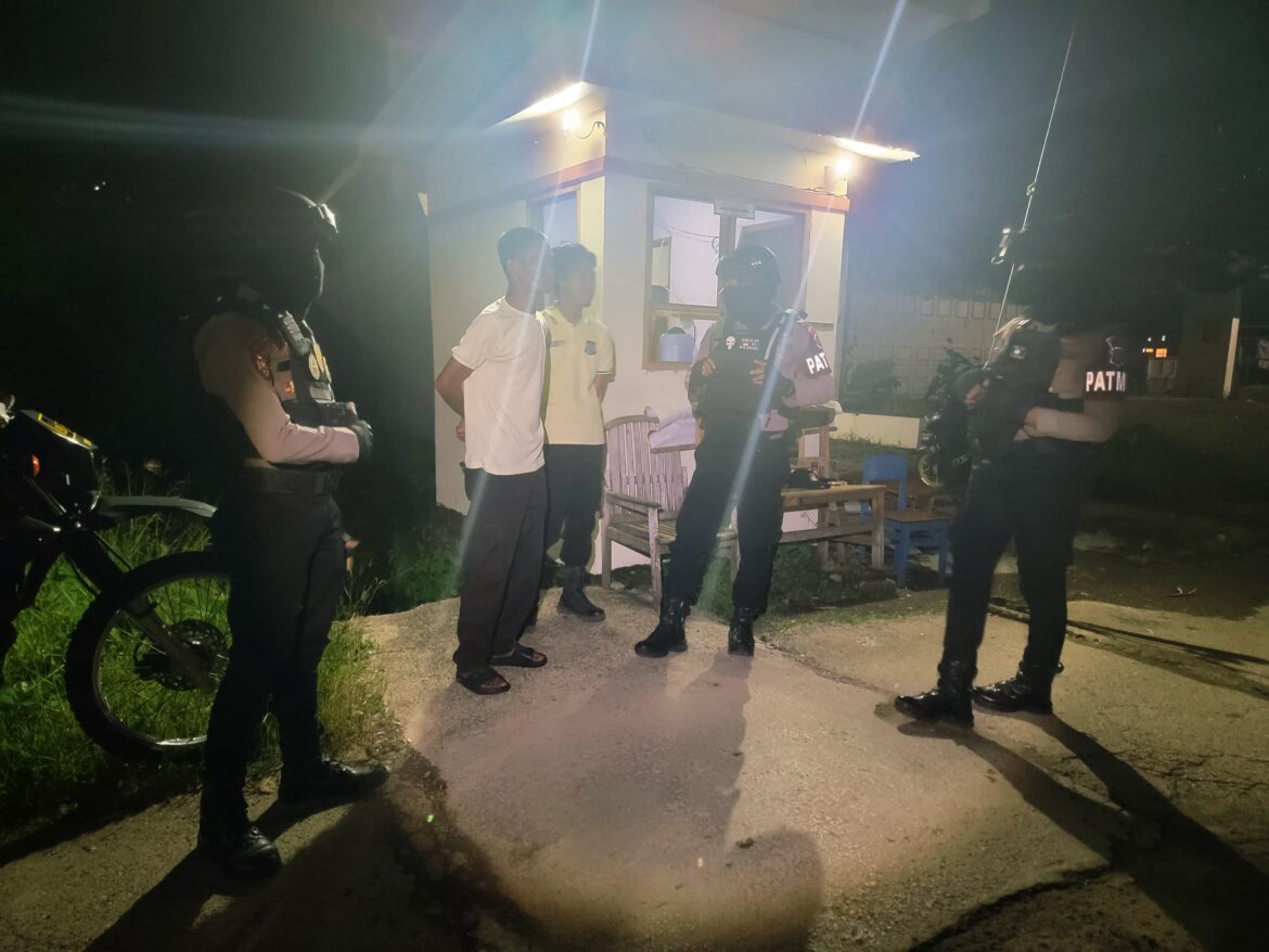 PATROLI PERINTIS PRESISI SAT SAMAPTA POLRES BARRU HADIRKAN RASA AMAN DI TENGAH MASYARAKAT