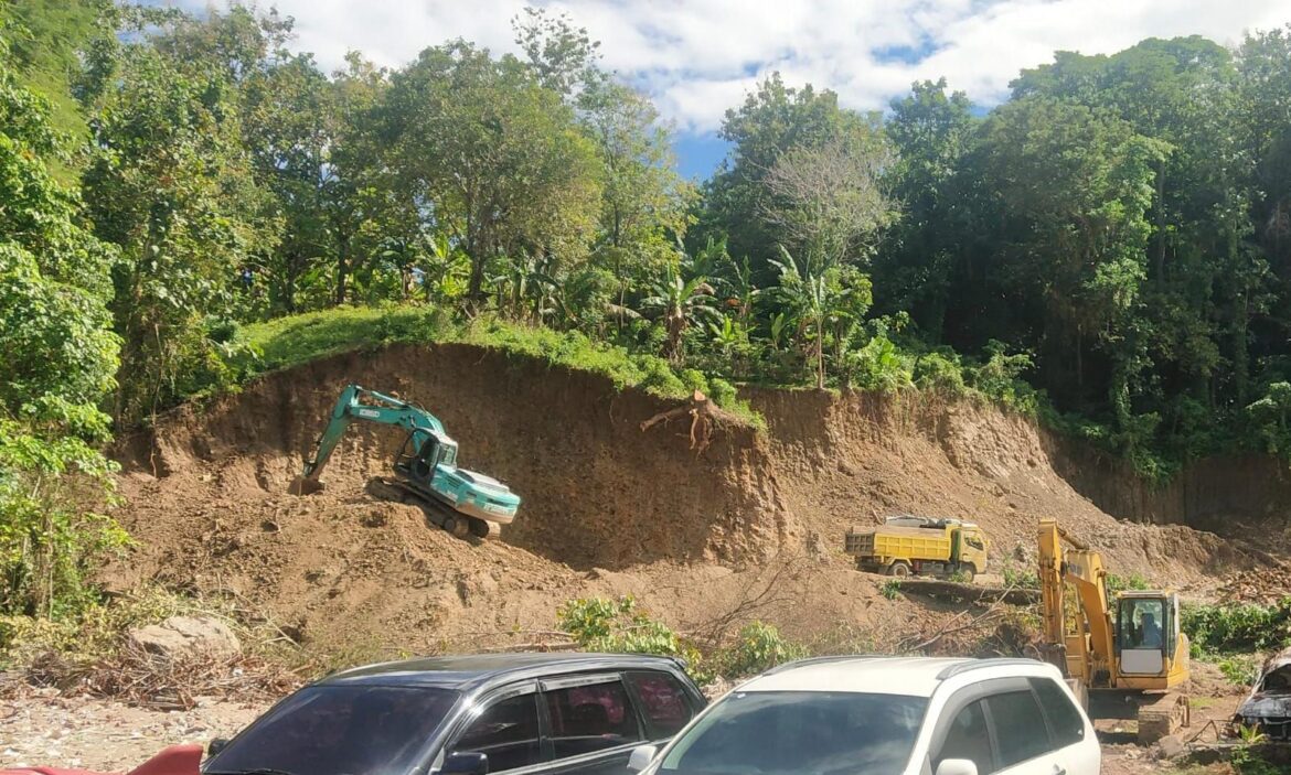 Ironi Tambang Dekat Rumah Sakit, Debu Beterbangan, Kebisingan Hantui Warga dan Pasien