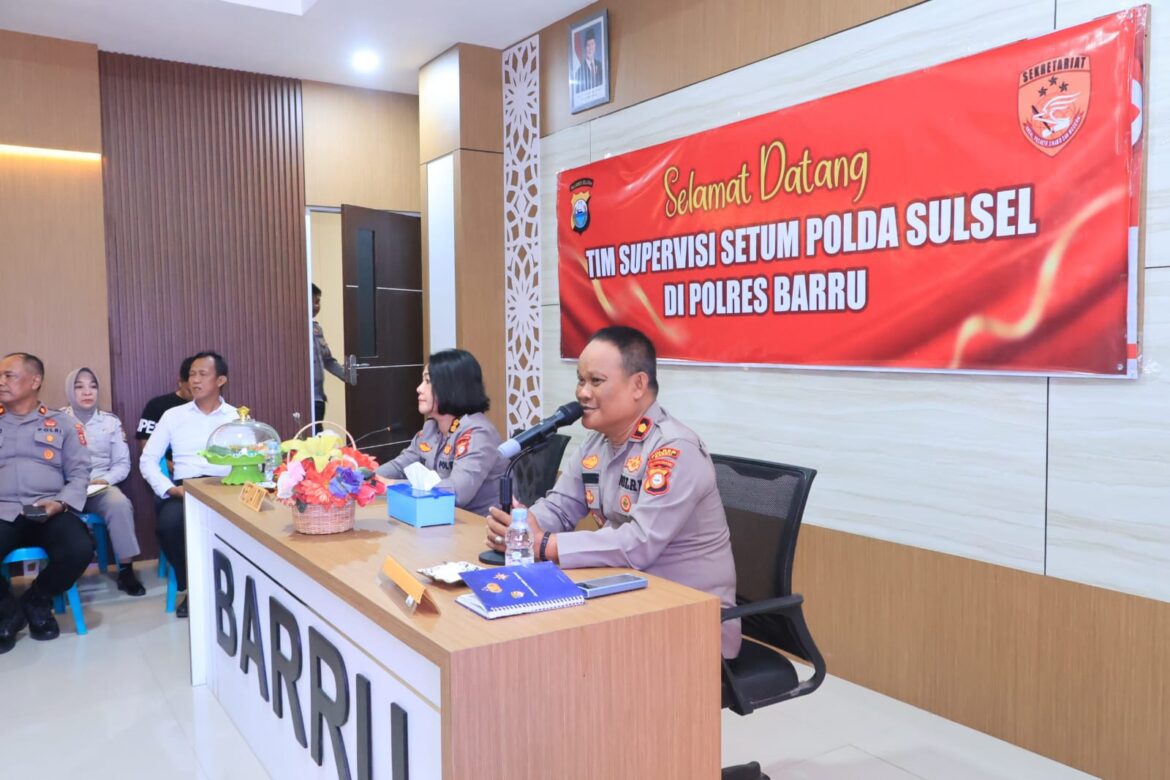 TIM SETUM POLDA SULSEL SUPERVISI PENGGUNAAN APLIKASI ASTINA DI POLRES BARRU, DORONG DIGITALISASI ADMINISTRASI POLRI
