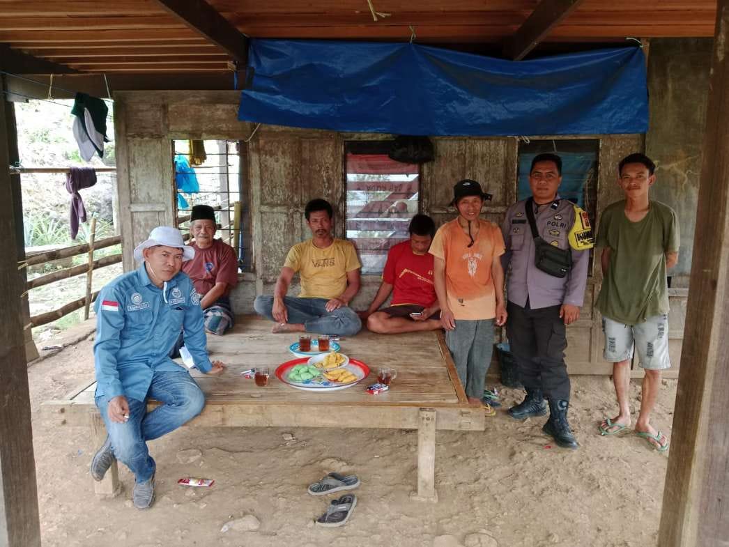 Polsek Pujananting Intensifkan Edukasi Door to Door Cegah Karhutla, Ajak Warga Tidak Membakar Lahan